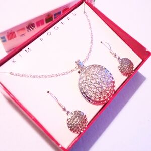 Kim Rogers Silver Tone Necklace Earring Set
